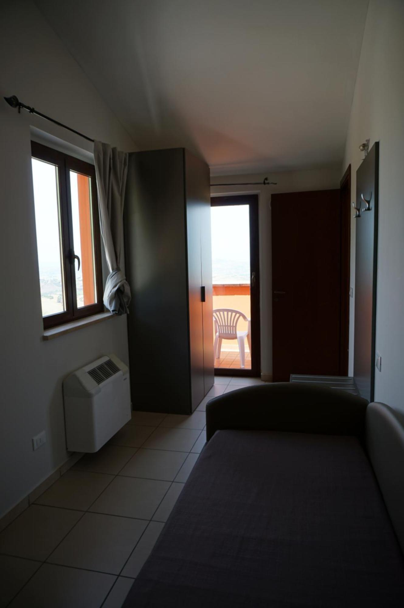 La Terrazza Motta Bed & Breakfast Atri Exterior photo